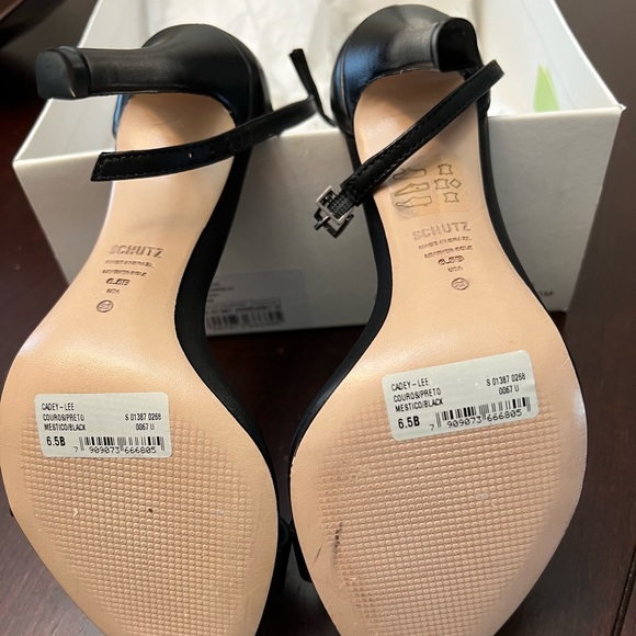 SCHUTZ
Women's Cadey Lee Ankle Strap - Picture 3 of 5